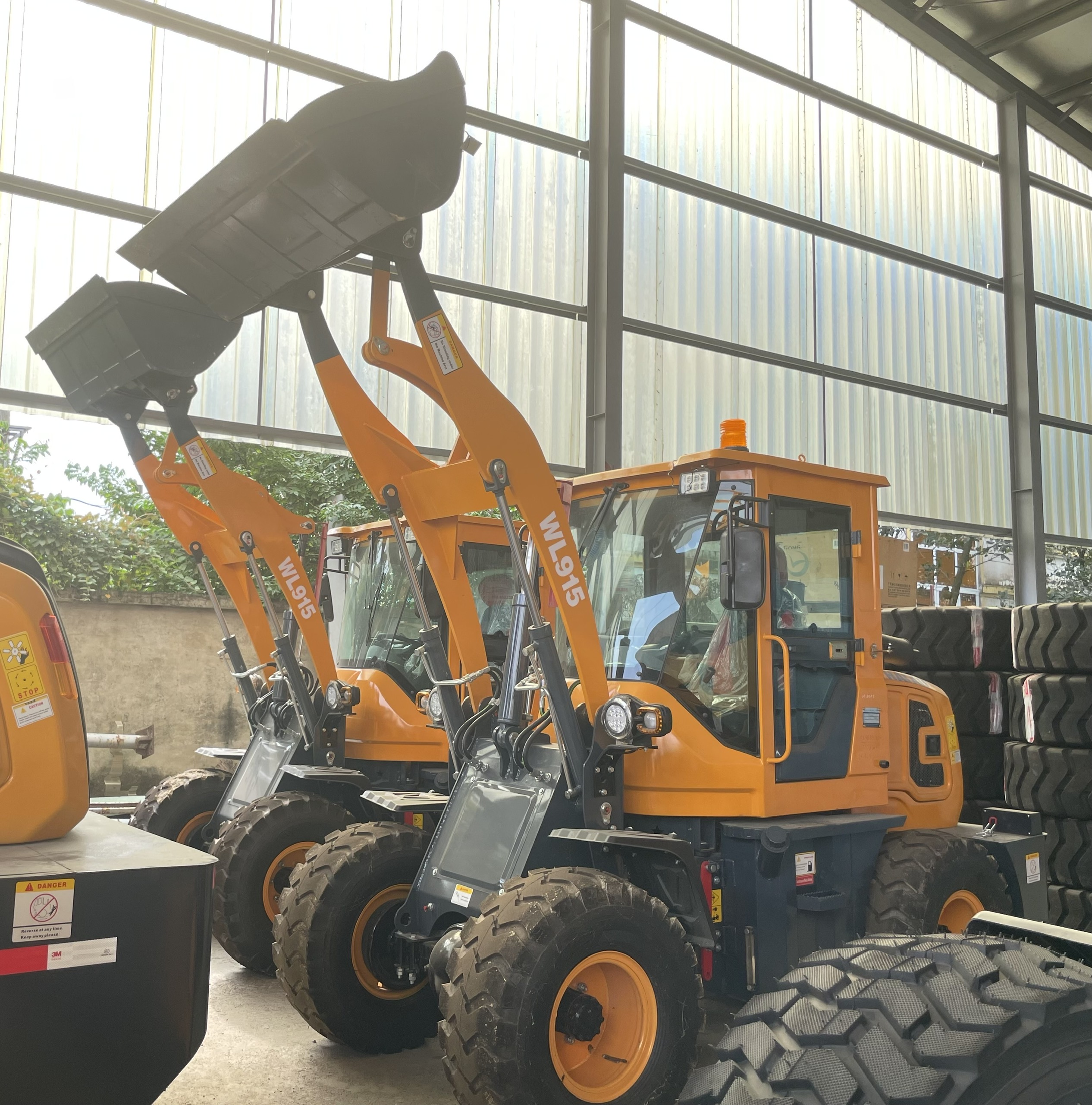 MÁY XÚC LẬT HẢI ÂU WL915 GẦU 0.6 M3
